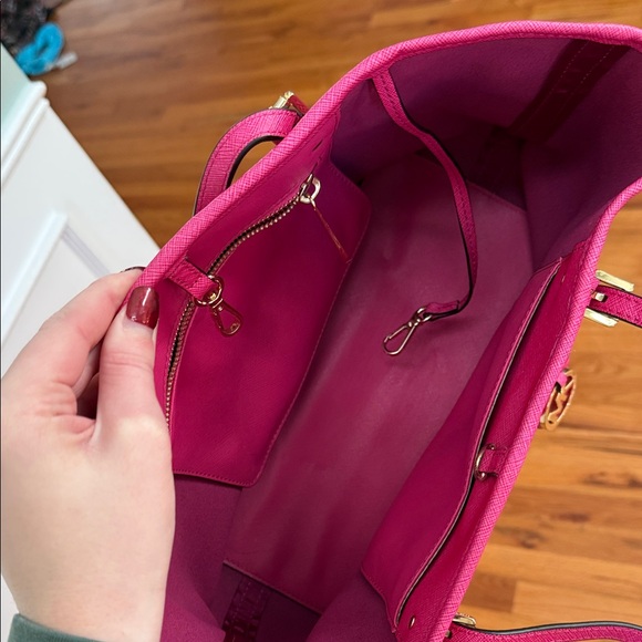 Michael Kors Fuchsia mini Tote Bag - Picture 4 of 4